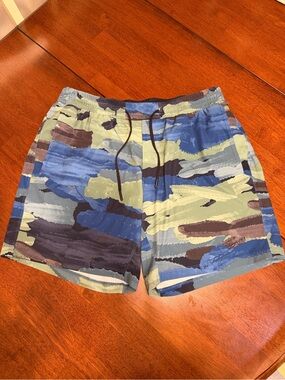 Lululemon Shorts Mens XL Channel Cross Swim Gym Workout 7 Inch Inseam Blue/Green